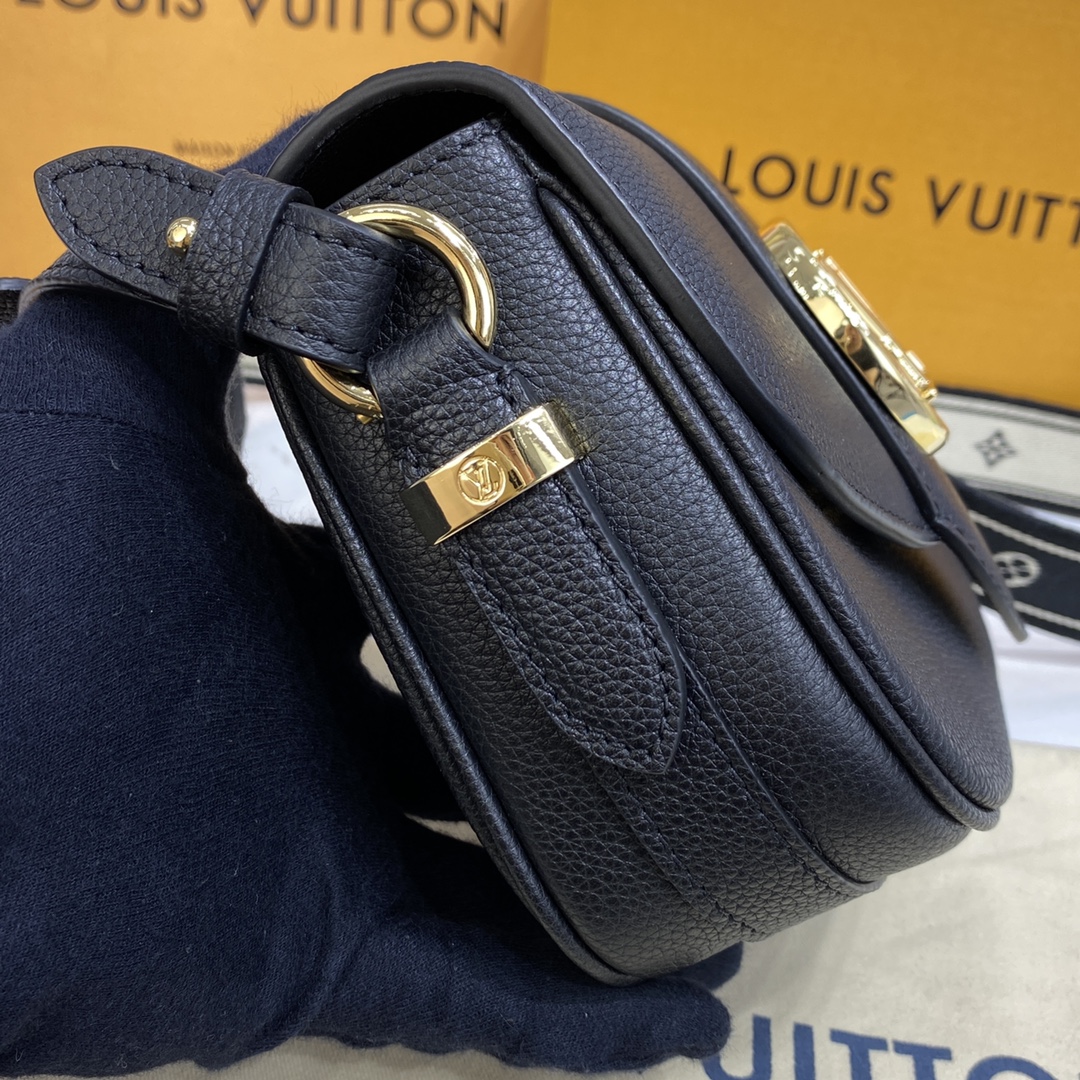 Louis Vuitton LV PONT 9 SOFT MM Grained Leather Shoudler Bag M58967 Black